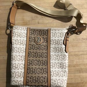 Like New Giani Bernini Cross Body Bag Purse